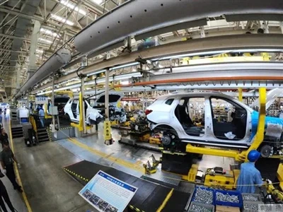 número 1 al món! La producció anual de vehicles d'energia nova de la Xina va ...